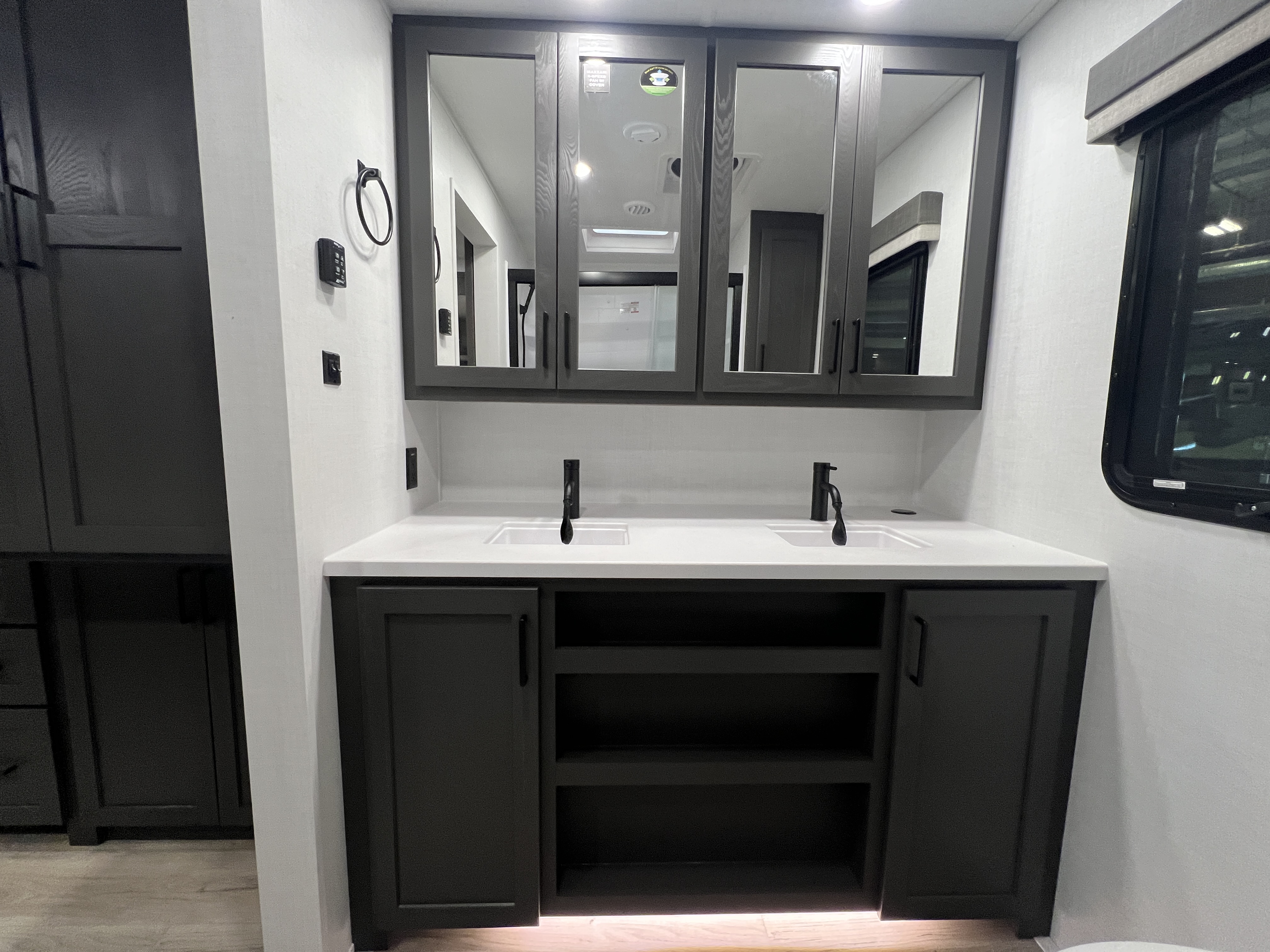 2027 Forest River Rockwood Ultra Lite 2623MBR - Image 18