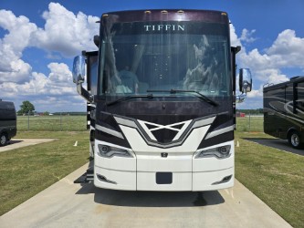 2025 TIFFIN ALLEGRO BUS 40IP - Image 3