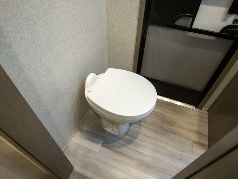 2022 Coachmen Chaparral 373MBRB - Image 16