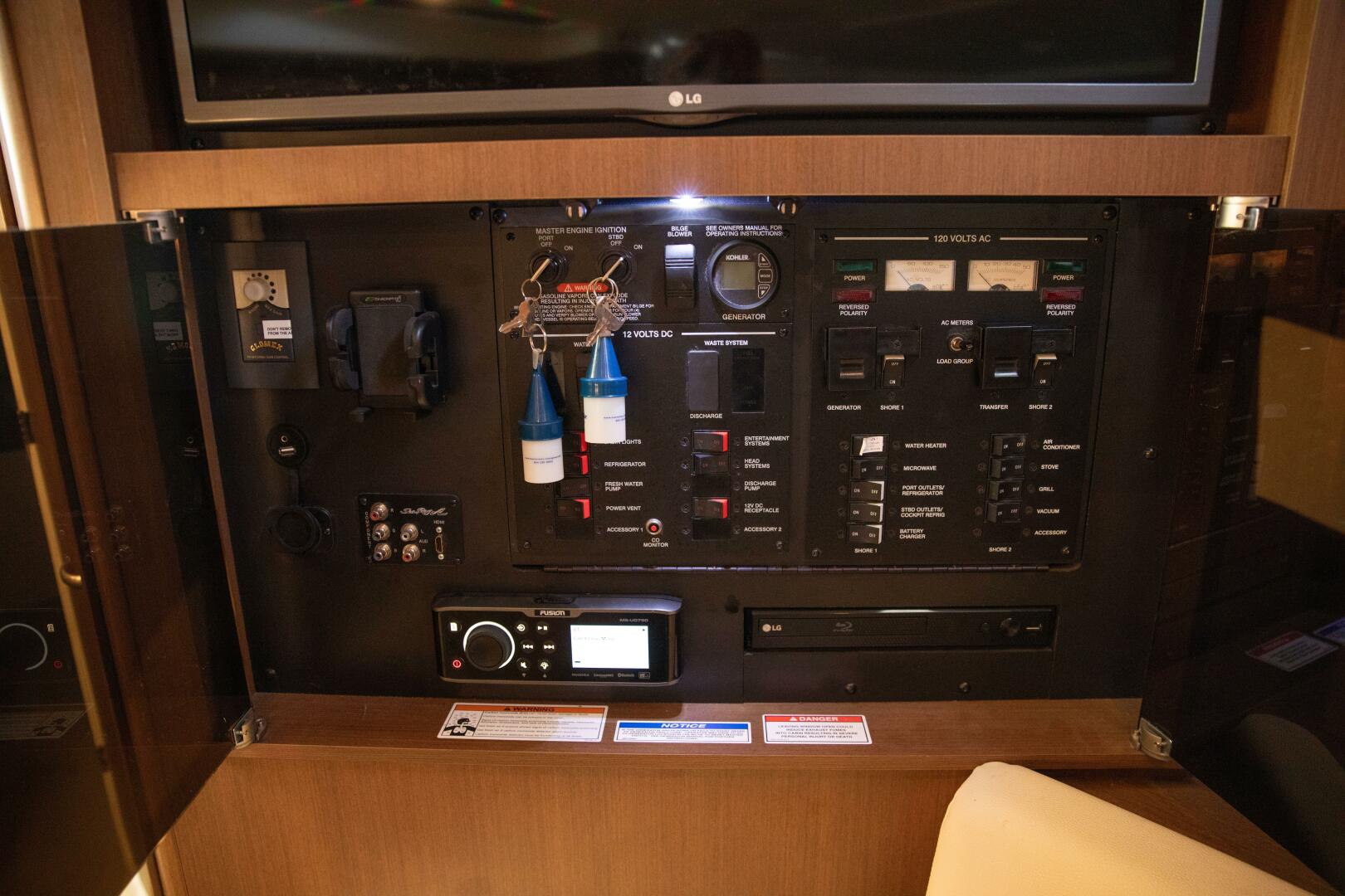 2016 Sea Ray Sundancer 350 - Image 120