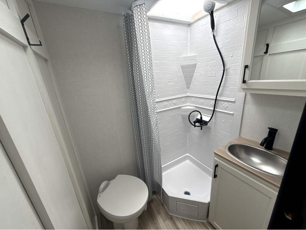 2026 VENTURE RV SPORTTREK STINGER 161VUD - Image 22