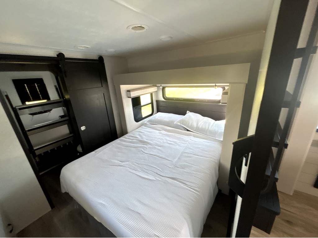 2026 JAYCO NORTH POINT 390CKDS - Image 21