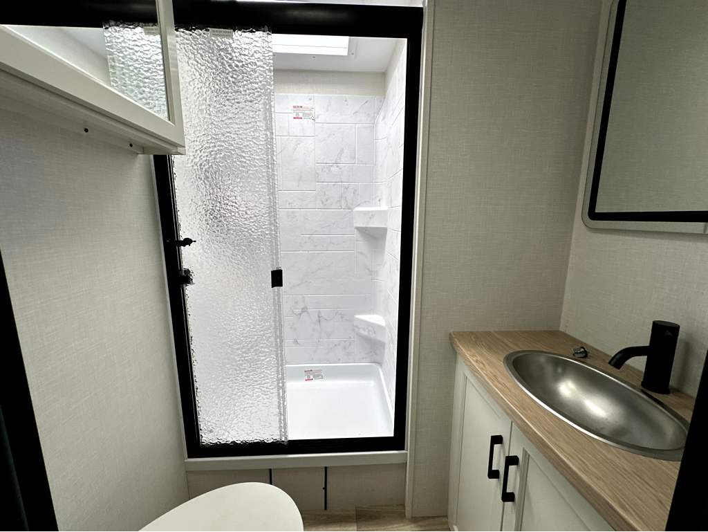 2027 VENTURE RV SPORTTREK 336VRK - Image 20