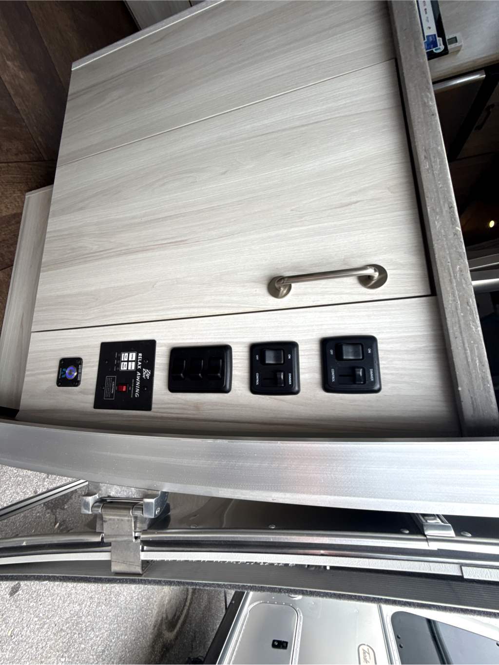 2027 Airstream International 25FB - Image 31