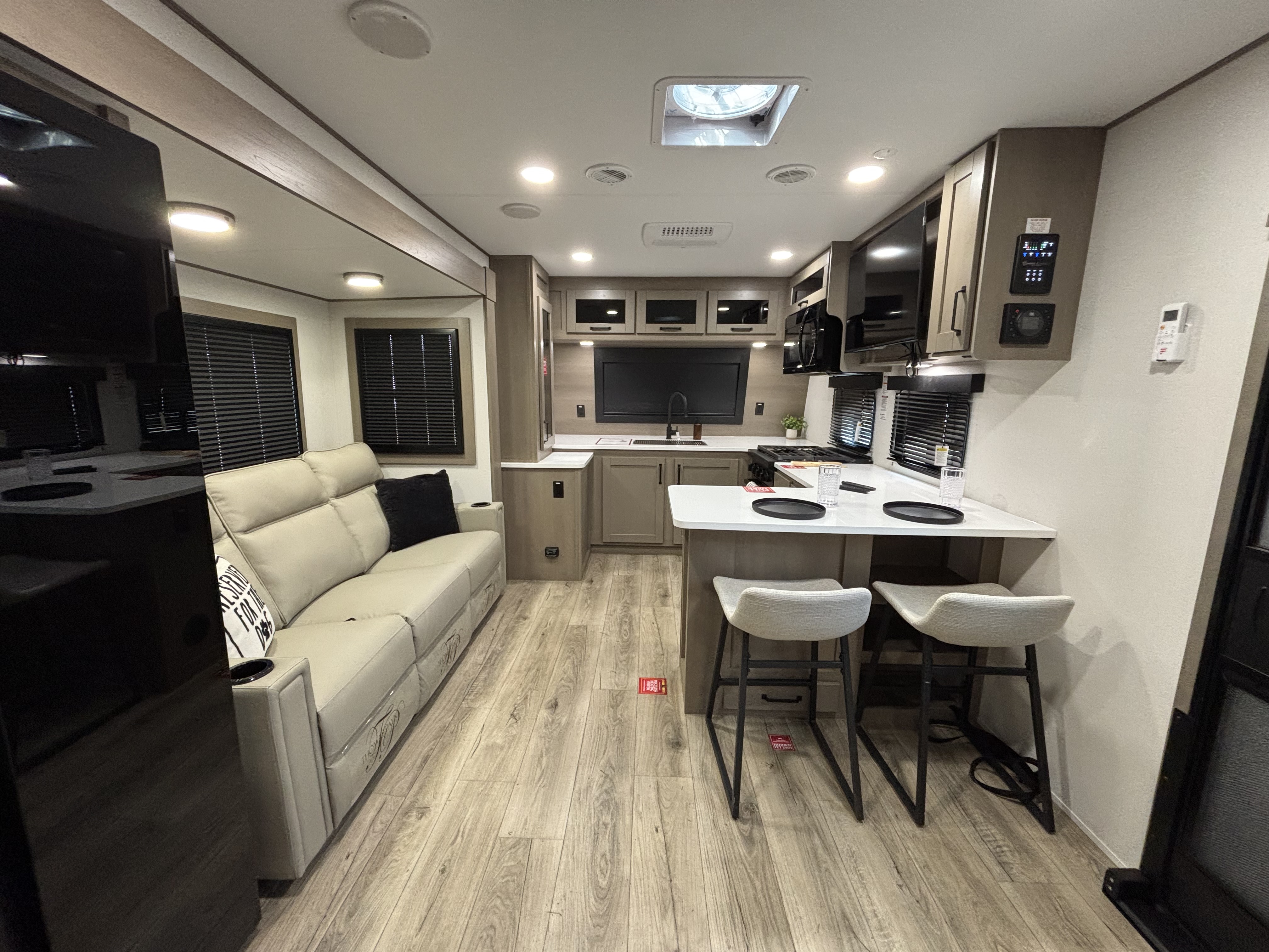 2026 Grand Design Reflection Travel Trailer 322FKTS - Image 10