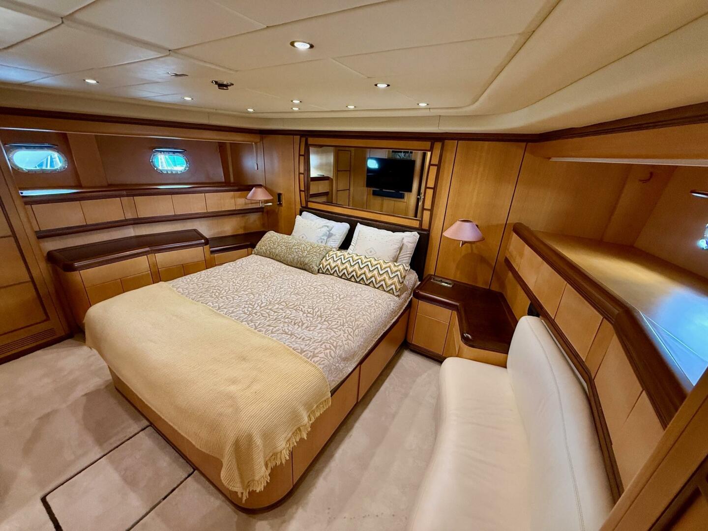 2005 Mangusta 92 - Image 17