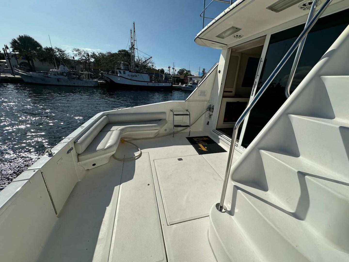 1997 Sea Ray 550 Sedan Bridge - Image 11