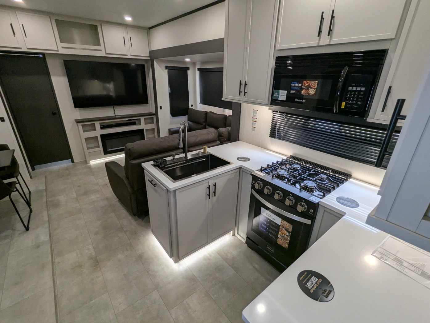 2026 Forest River CRUSADER 2SUITE - Image 18
