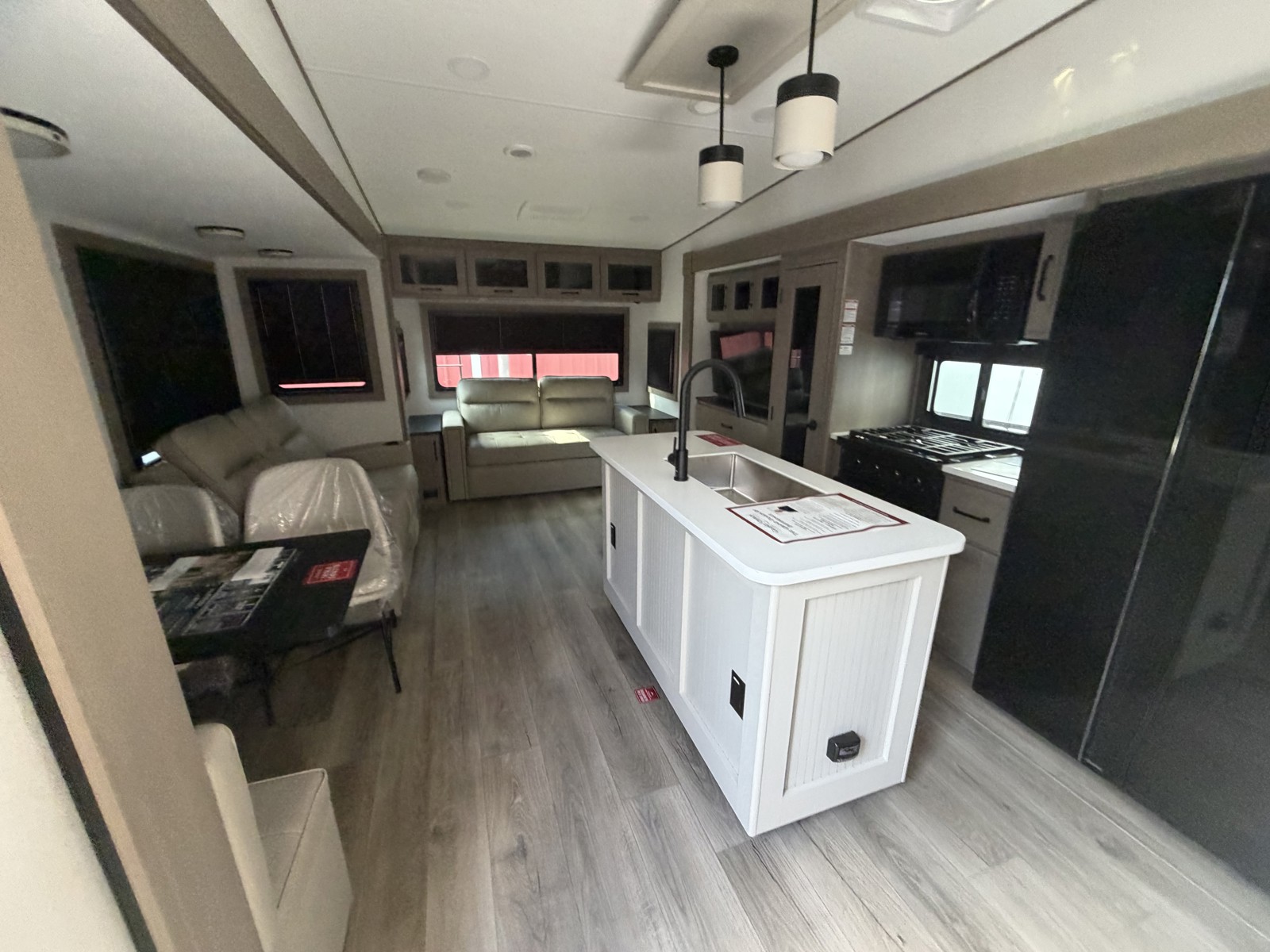 2026 GRAND DESIGN 303RLS - Image 19