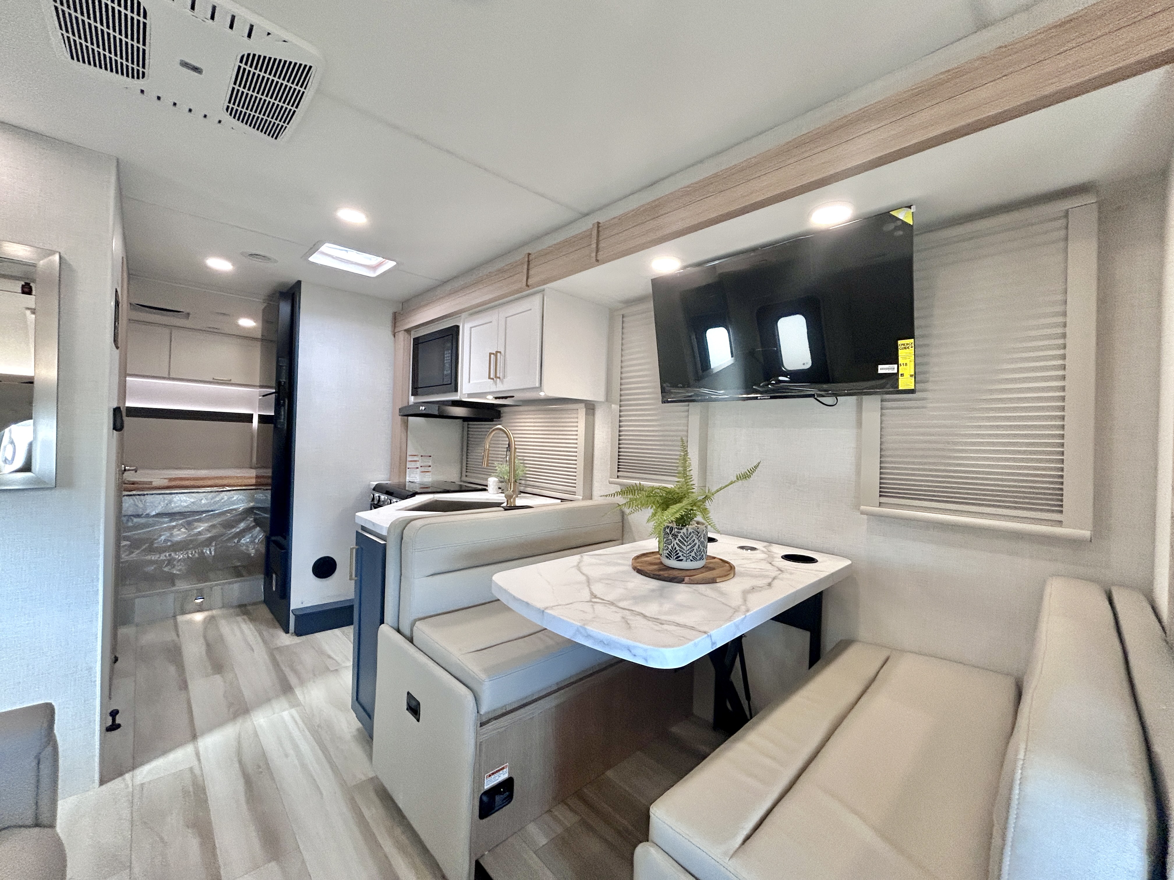 2027 Thor Motor Coach Quantum LC28 - Image 20