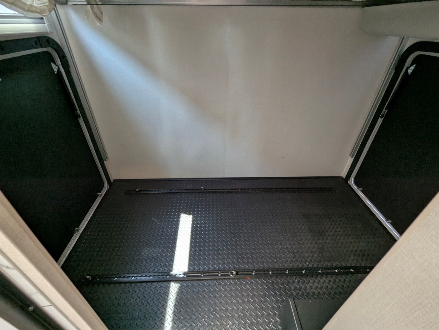 2025 Coachmen Cross Trail EV 20XG - Image 25