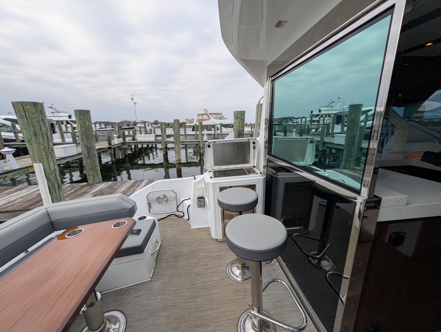 2022 Cruisers Yachts 54 Cantius - Image 55