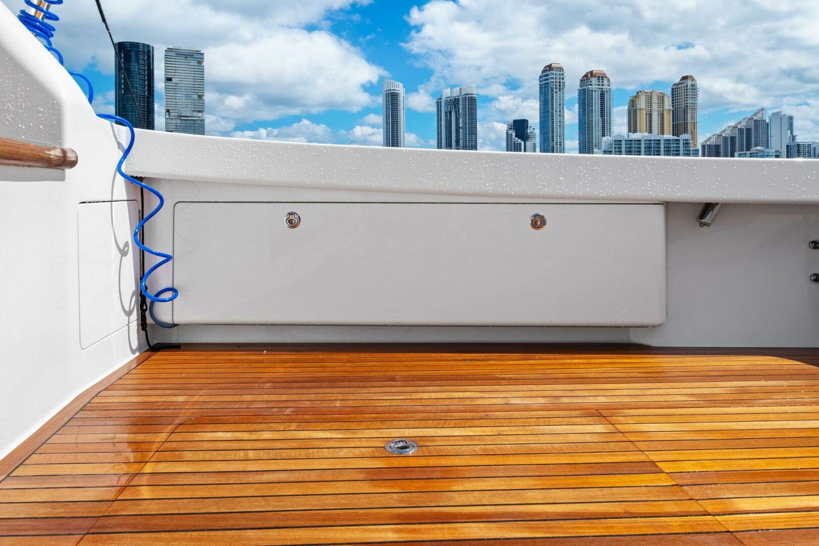 2012 Viking 82 Convertible - Image 78