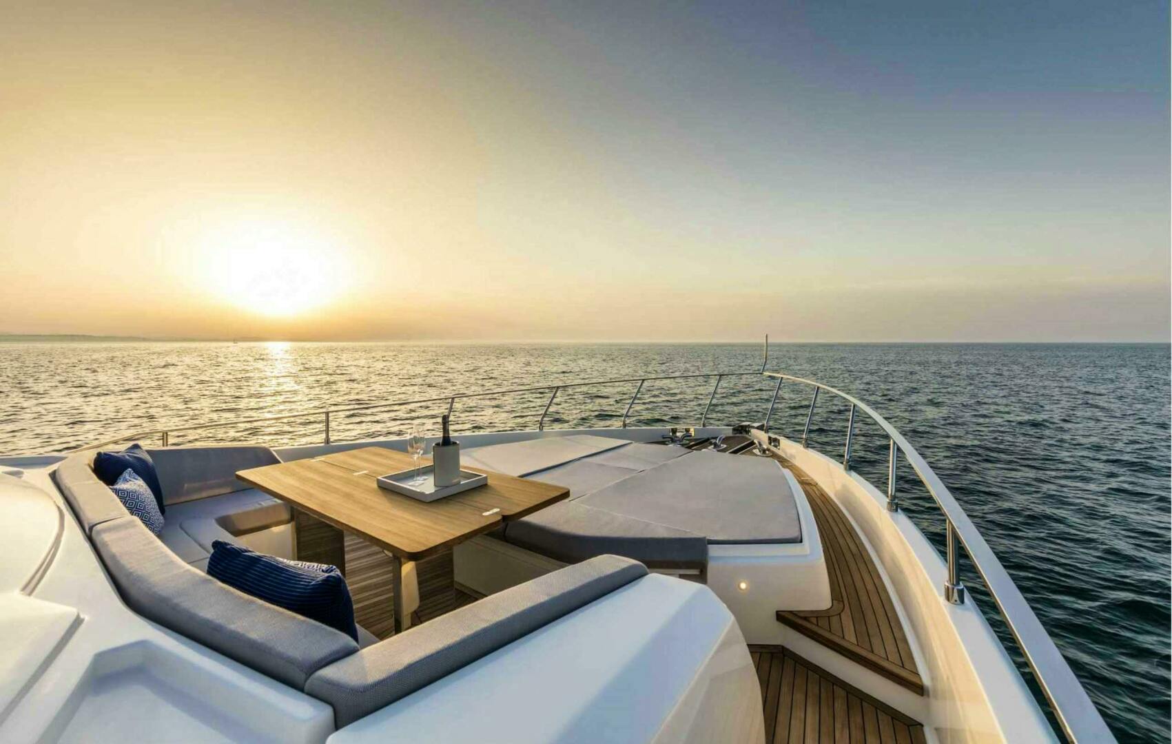 2019 Ferretti Yachts Ferretti 780 Base - Image 12