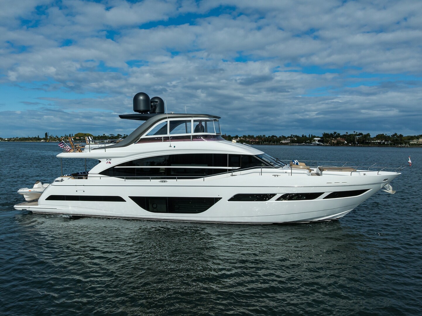 2003 Jupiter 31 Cuddy - Image 2