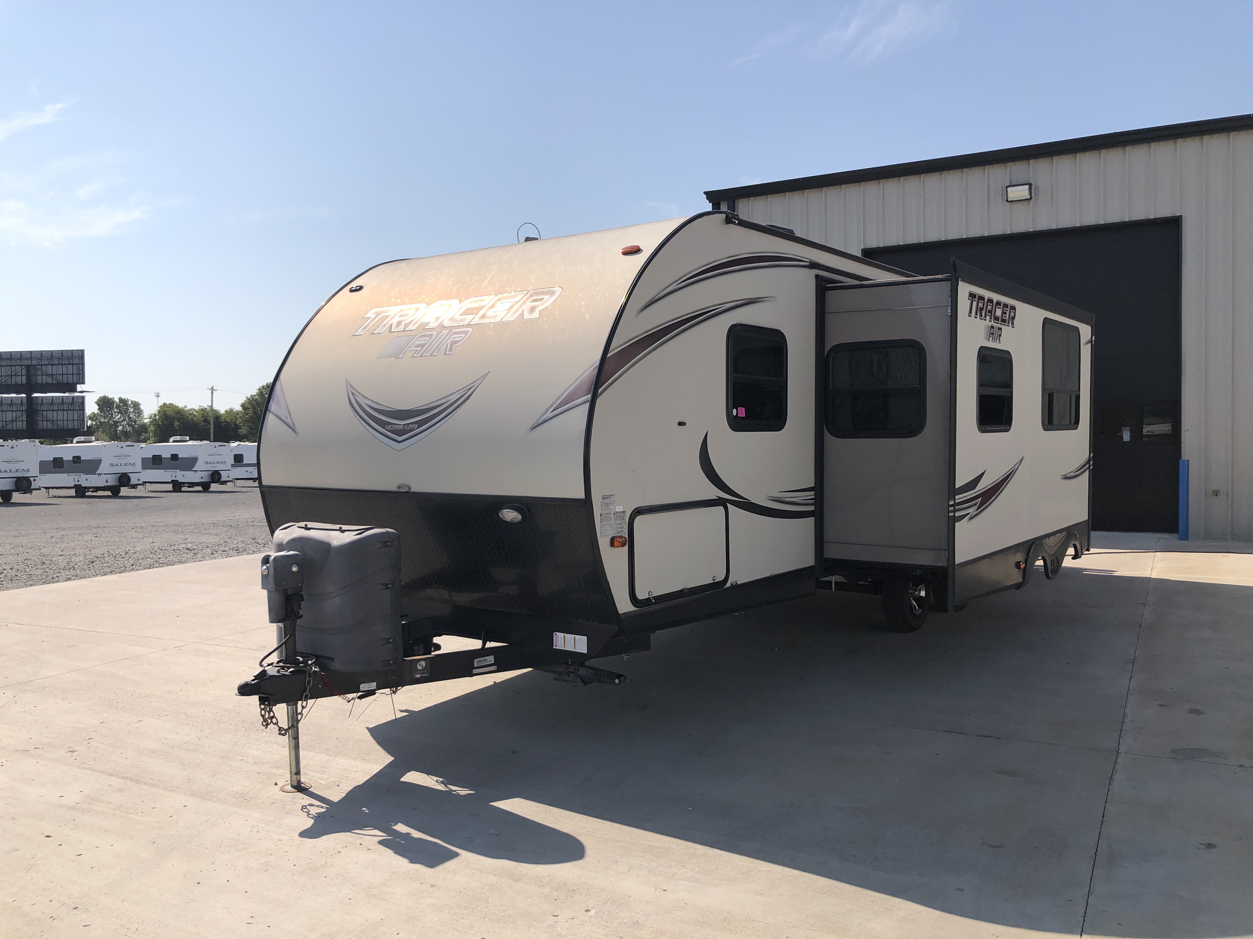 2016 Forest River TRACER 270AIR - Image 3