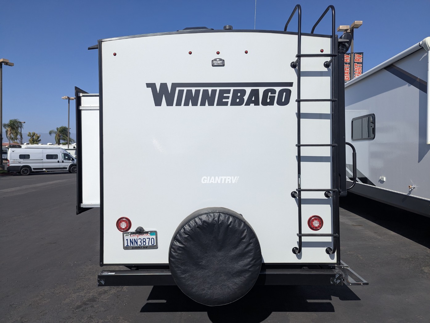 2021 Winnebago Micro Minnie 1808FBS - Image 9