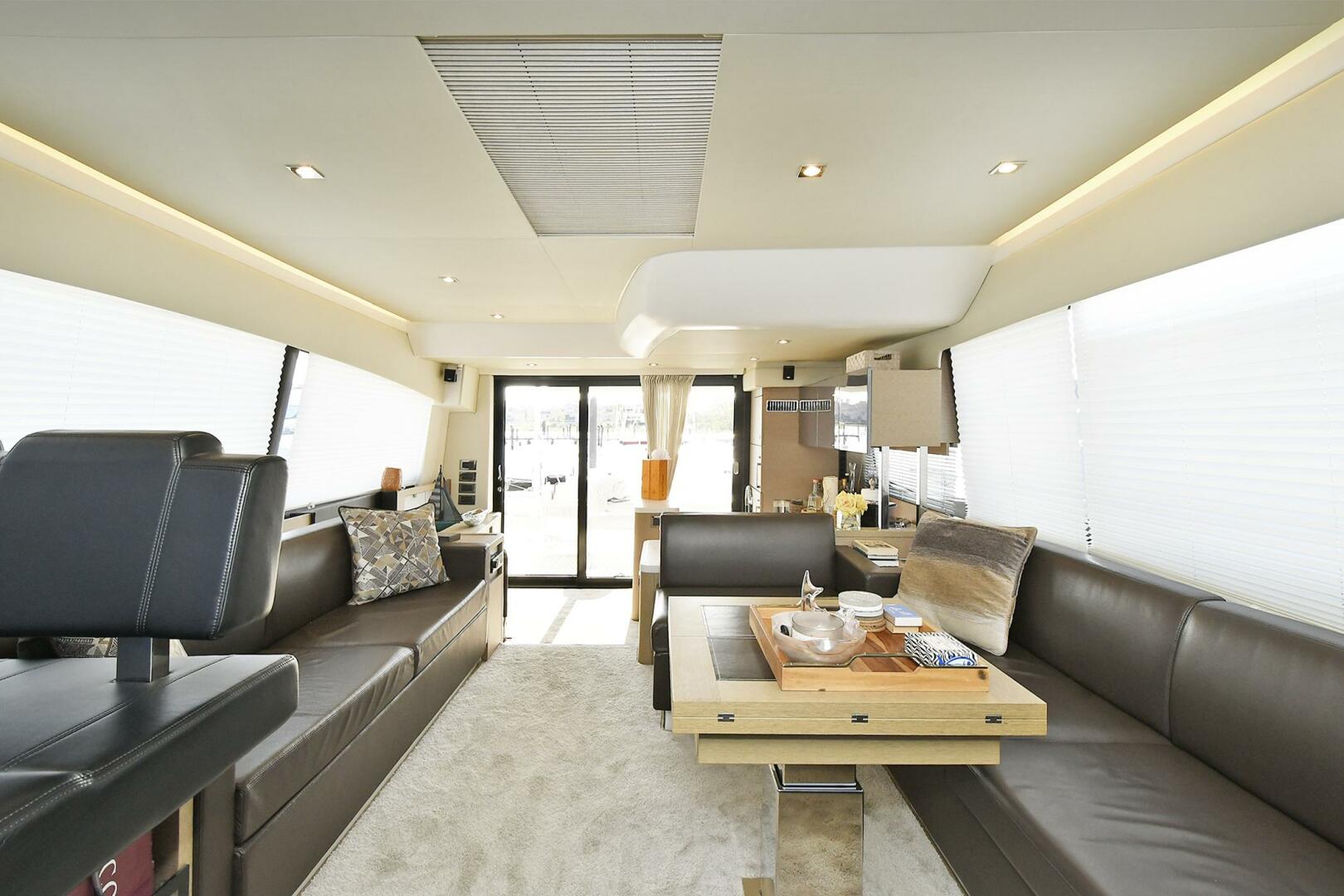 2018 Prestige 560 Fly - Image 32