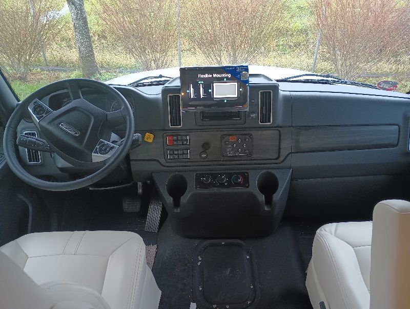 2026 Entegra Coach Accolade 37M - Image 7