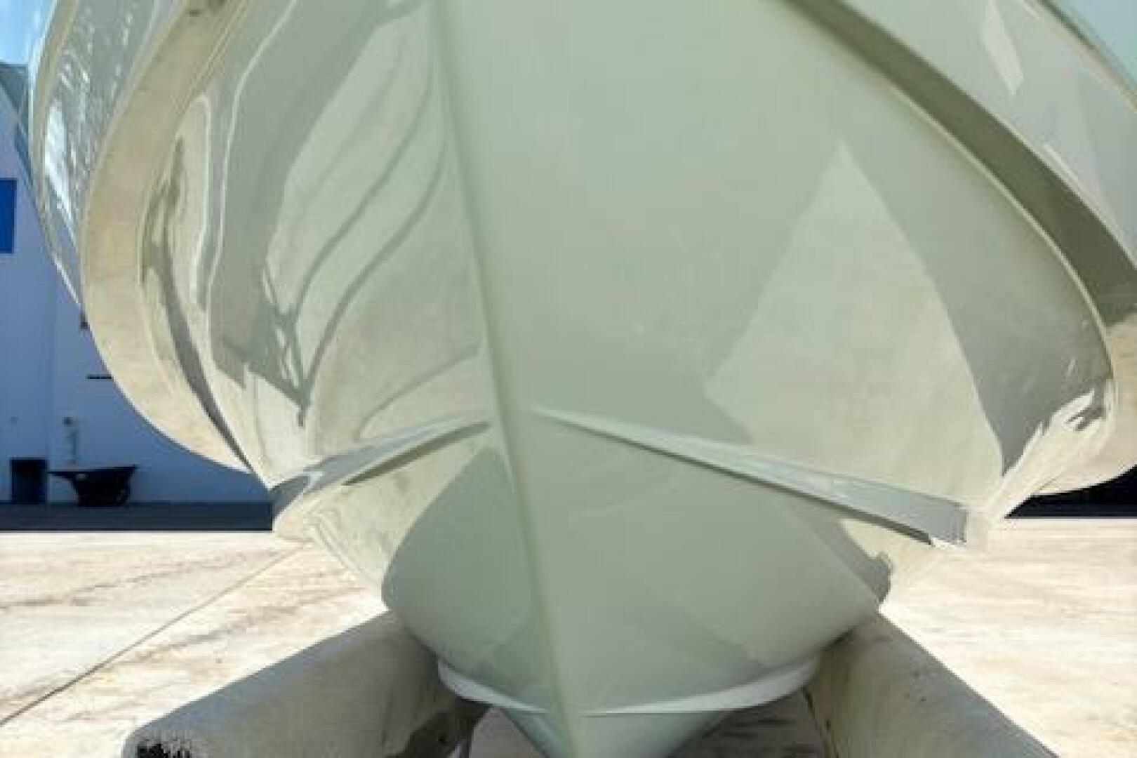 2018 Century 2600 Center Console - Image 27