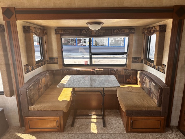 2014 KEYSTONE RV SPRINGDALE 253 REGL - Image 8