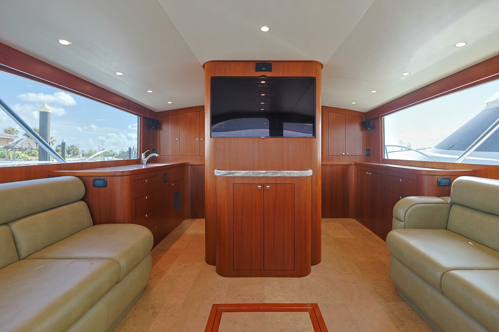 2014 Blackwell 62 Convertible - Image 6