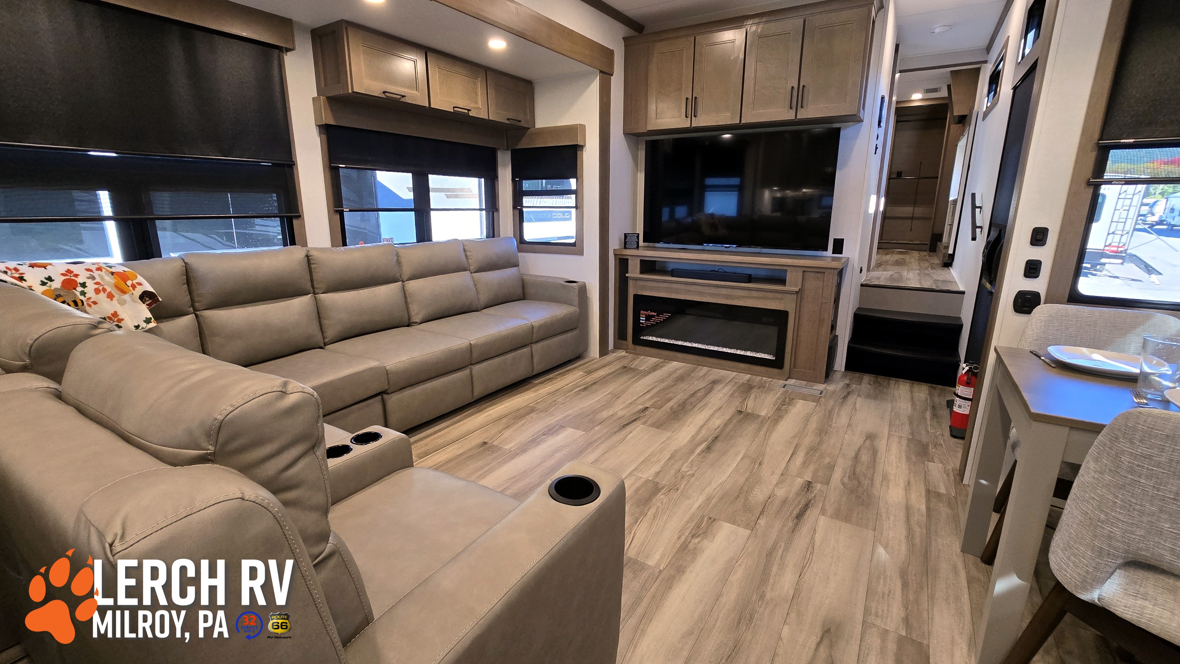 2027 KZ RV Durango Gold G390MLQ - Image 44
