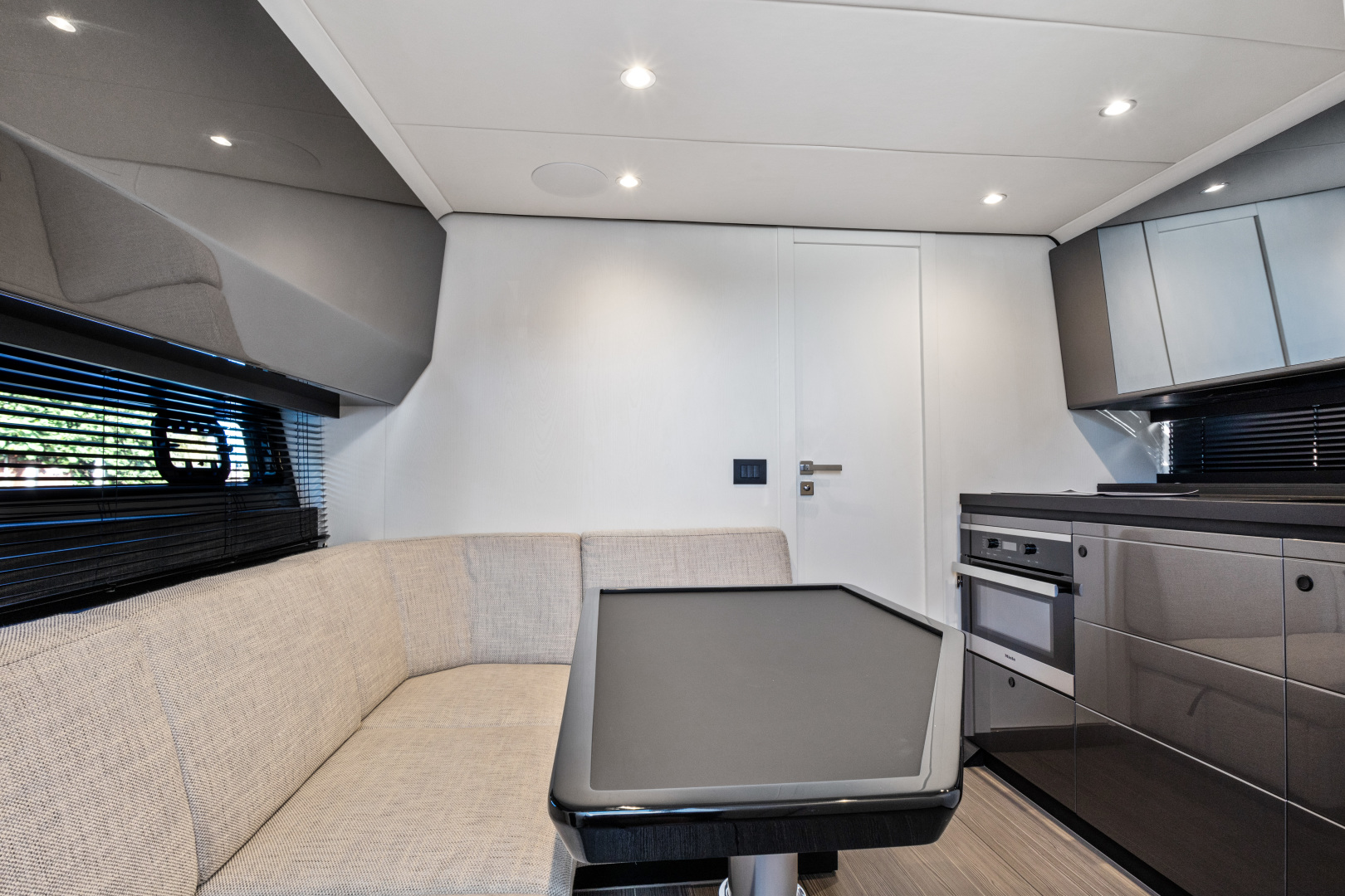 2022 Azimut Azimut Verde 47 - Image 21