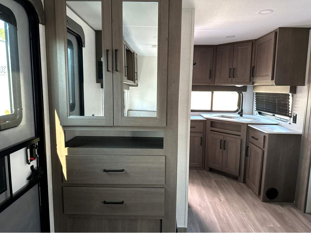 2026 GRAND DESIGN TRANSCEND 25MLX - Image 19