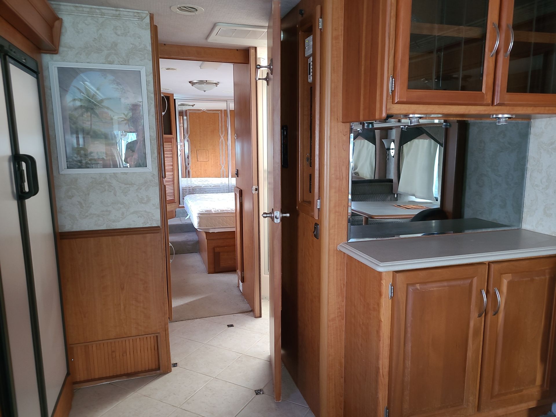 2005 National Tropical 396LX - Image 20
