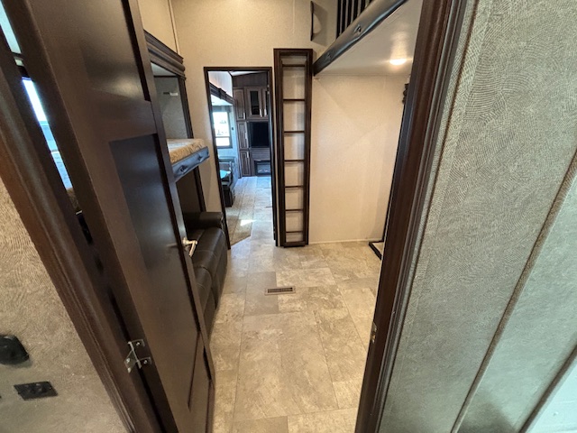 2018 Jayco North Point 379DBFS - Image 41