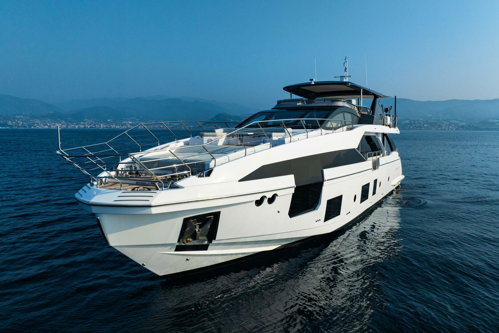 2020 Azimut Grande 27M Base - Image 3