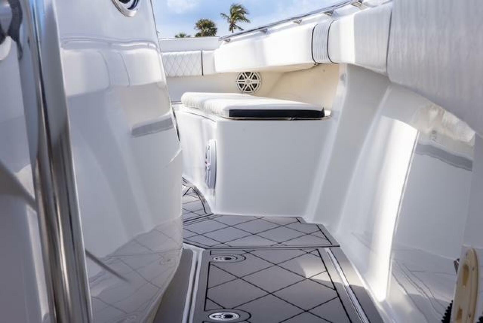 2007 Spectre 37 Center Console - Image 29