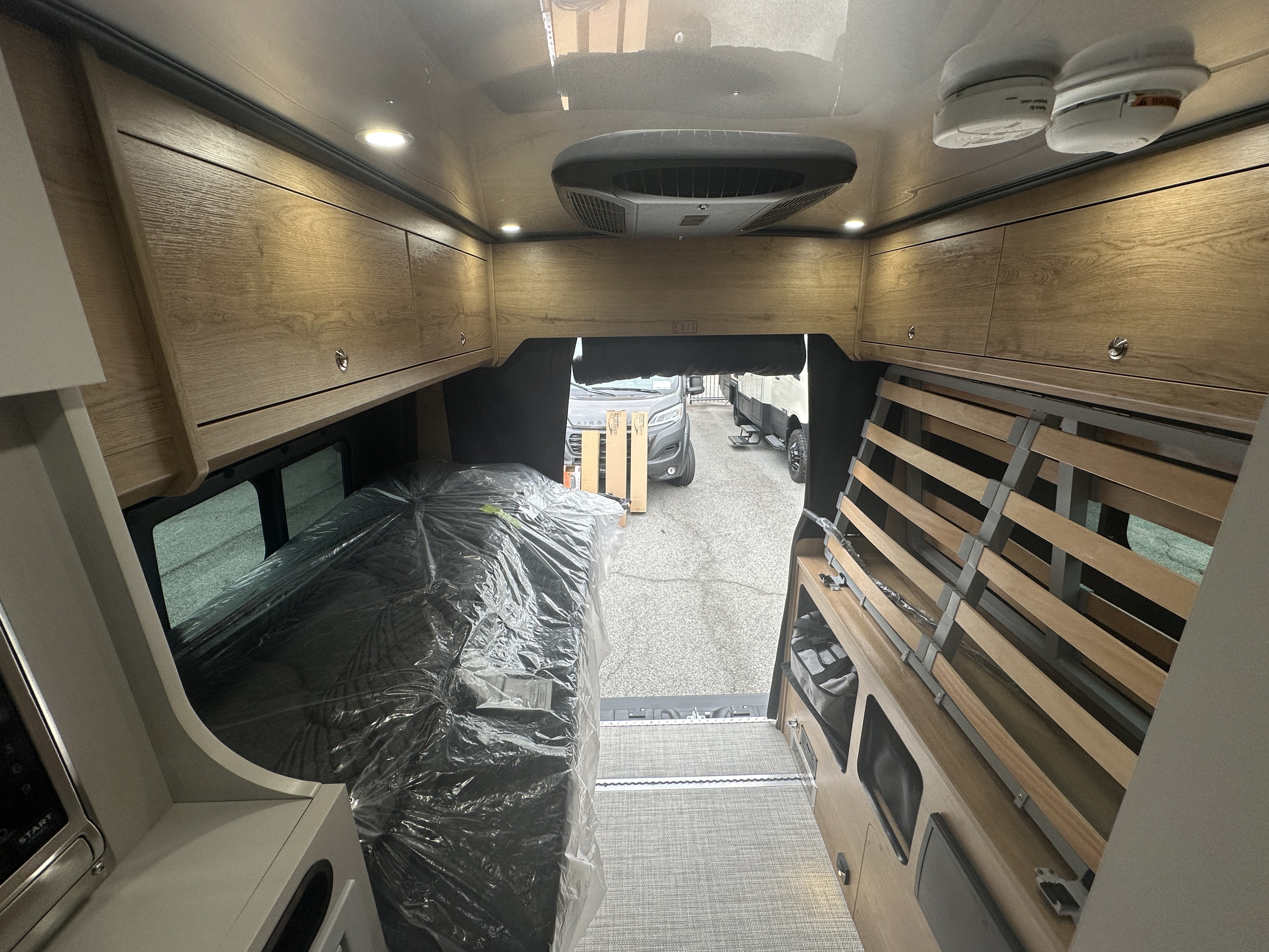 2027 Airstream Rangeline 21PS - Image 23