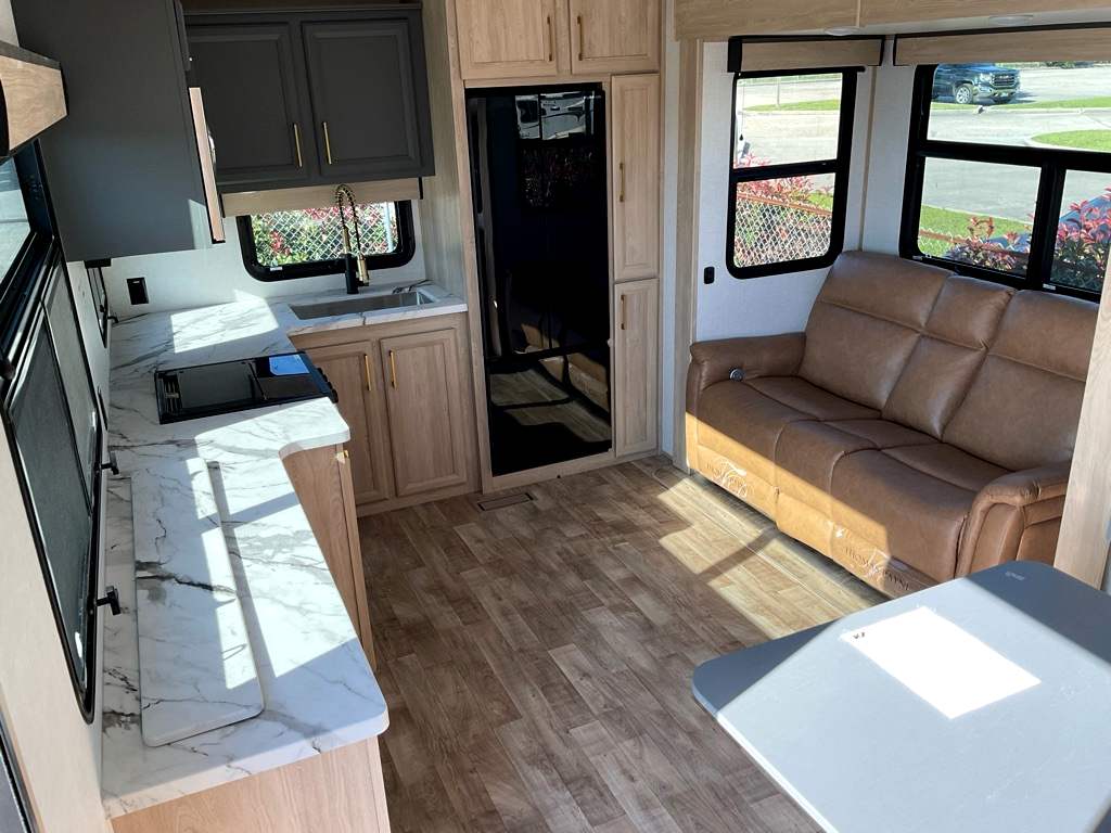 2025 KZ RIDGEWAY 27RK - Image 6