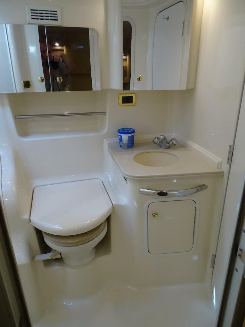 2001 Sea Ray 410 Sundancer - Image 20