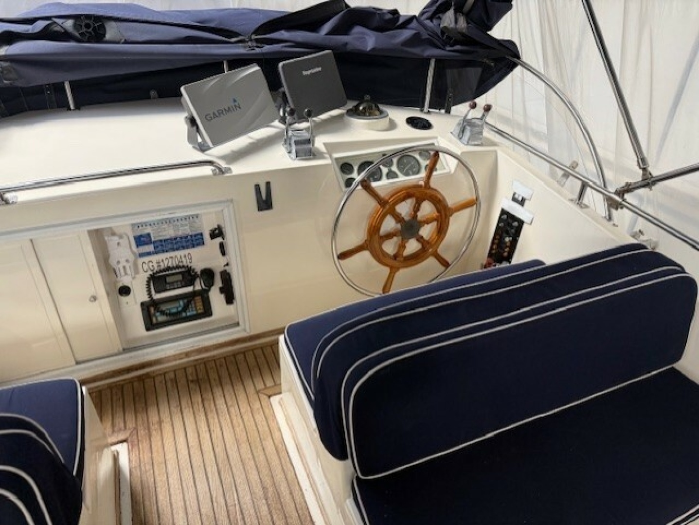 1990 Grand Banks Classic - Image 11
