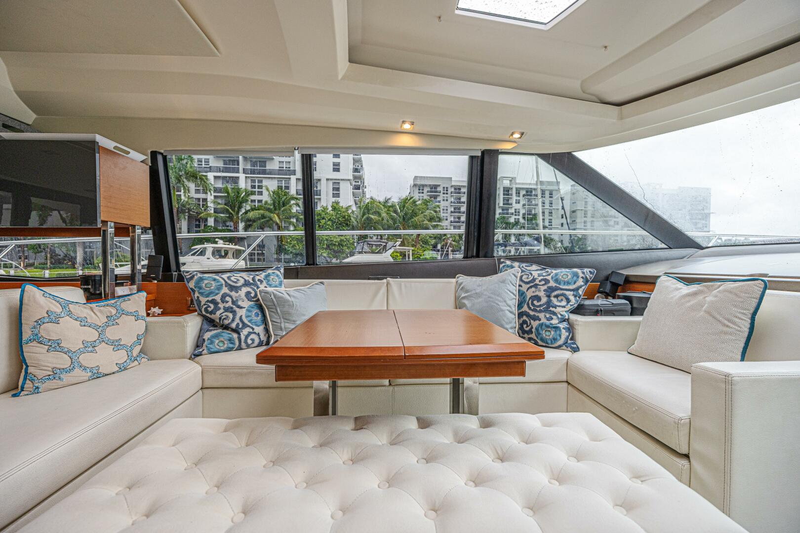 2013 Prestige 550S - Image 13