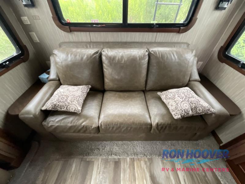 2018 DRV MOBILE SUITES AIRE 38 - Image 8