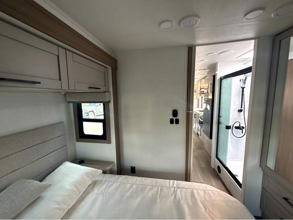 2027 ENTEGRA COACH ODYSSEY 29V - Image 26