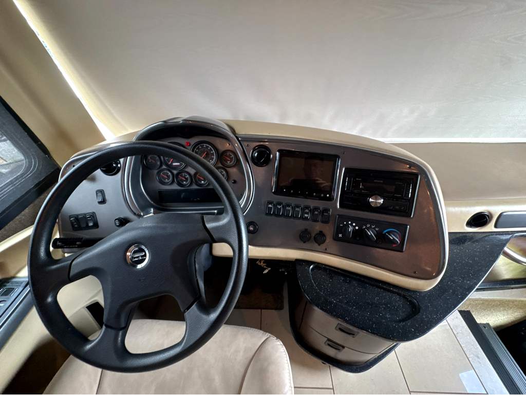 2016 TIFFIN ALLEGRO RED 38QBA - Image 12