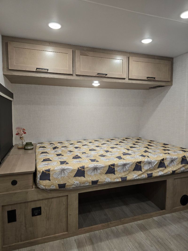 2026 Ember RV E-Series 19ETS - Image 29