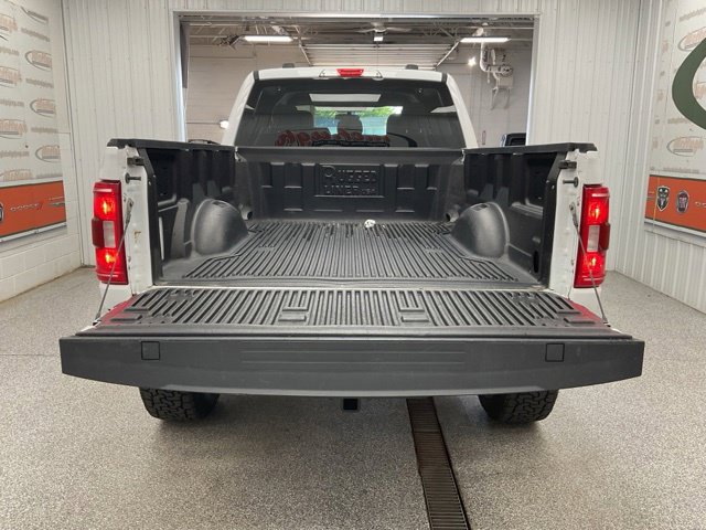 2022 Ford F150 Crew Cab XLT 4WD - Image 11