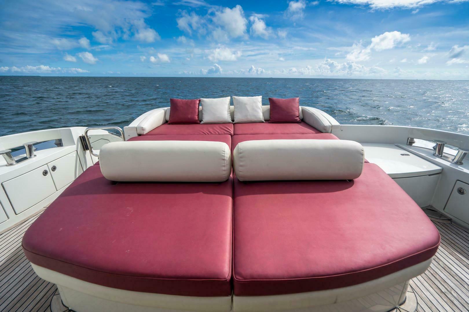 2007 Azimut 68S - Image 10