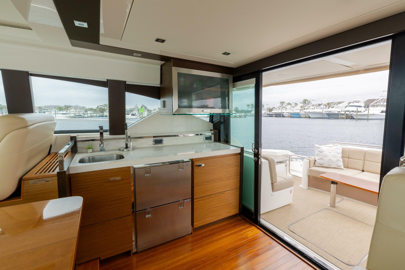 2015 Tiara Yachts 44 Coupe - Image 7