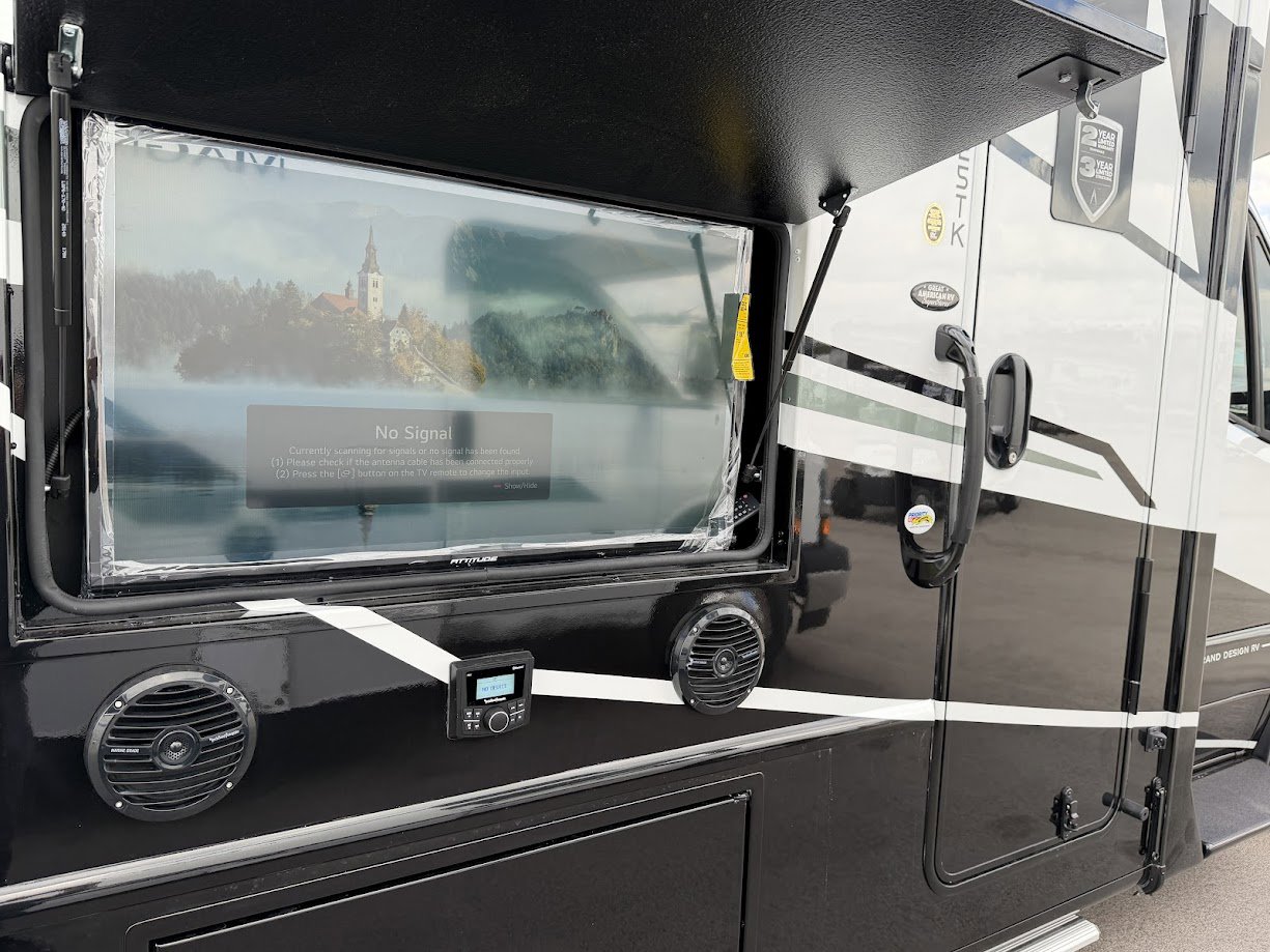 2026 Grand Design Lineage Series M 25TK - Image 9