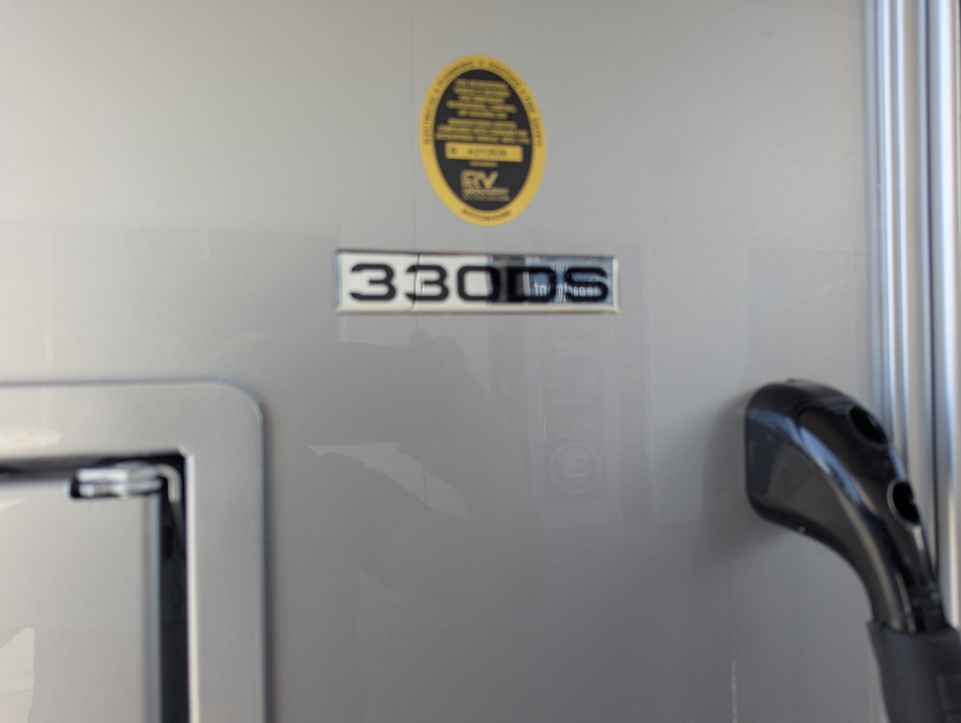 2026 Coachmen Entourage 330DS - Image 7