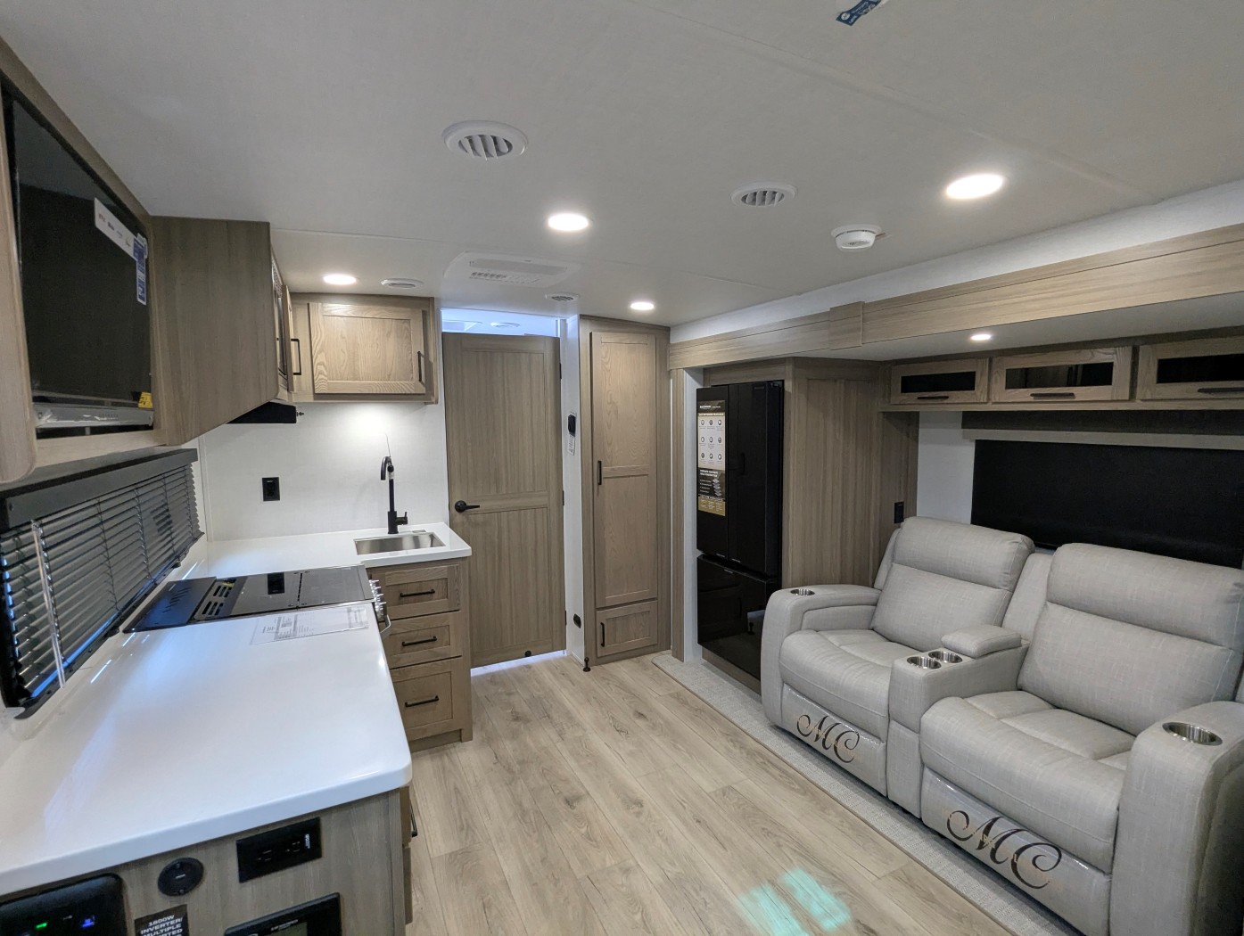 2027 Forest River Rockwood Mini Lite 2213S - Image 10