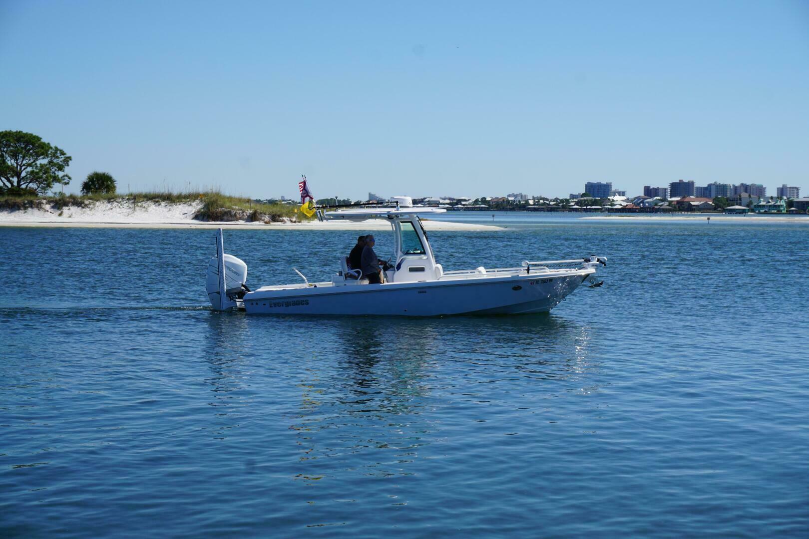 2022 Everglades 253 Center Console - Image 30