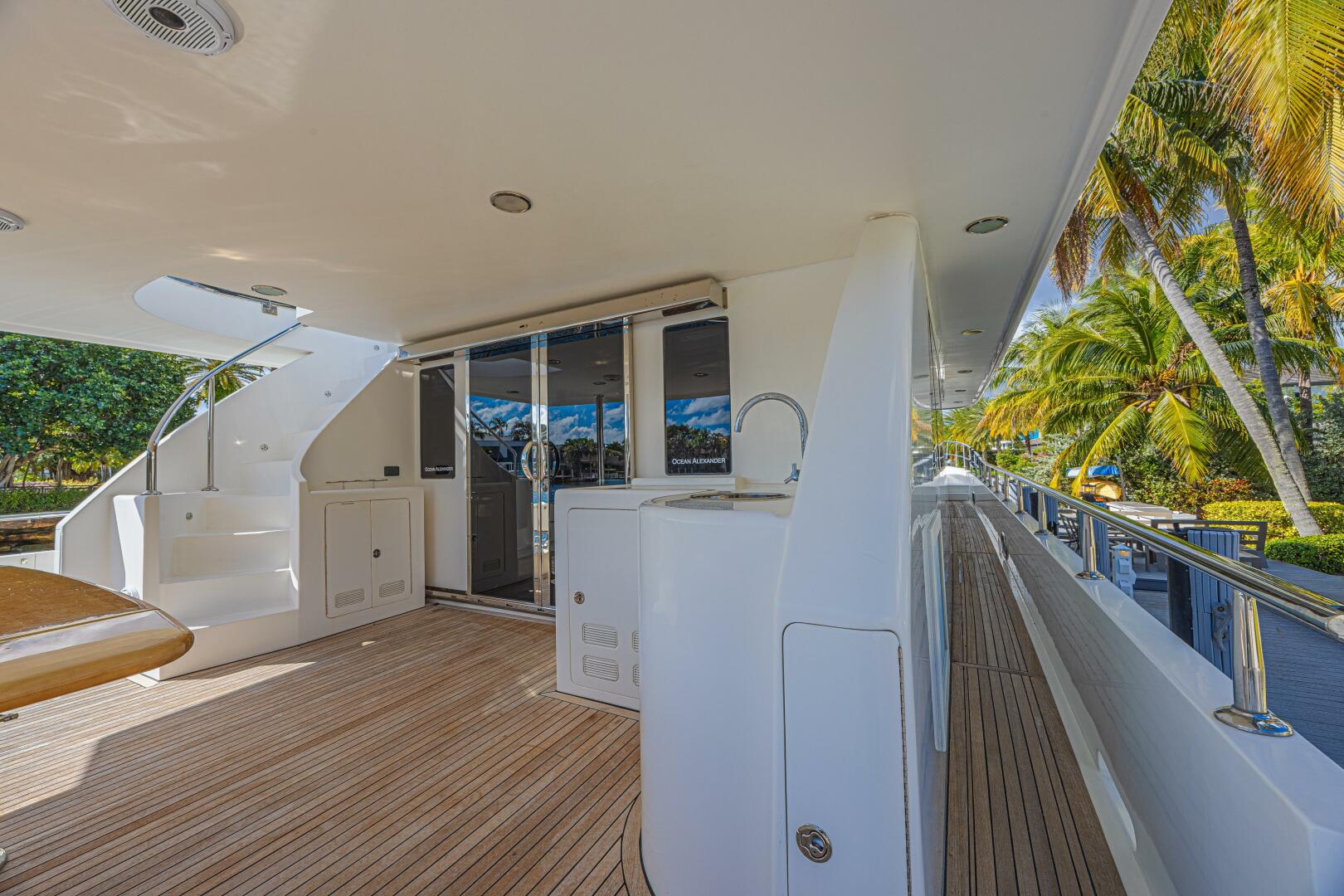 2010 Ocean Alexander 74 Motoryacht - Image 24